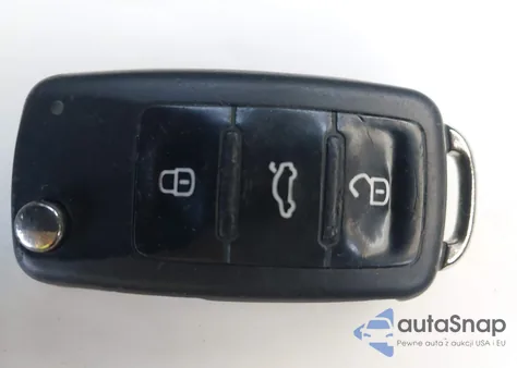 2015 Volkswagen Jetta 1.8T Se z USA, uszkodzony, nr VIN 3VWD17AJ9FM233389